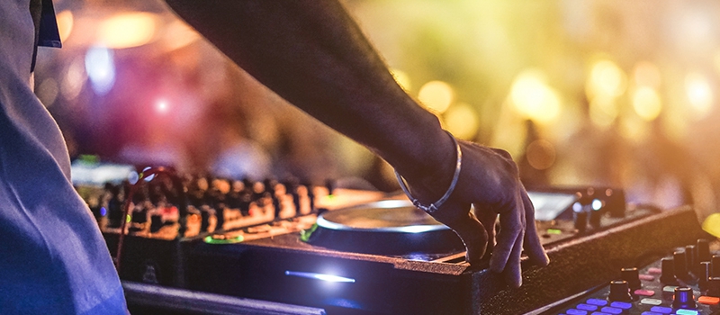 gozafro-night-club-cote-ivoire-dancing-02